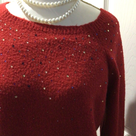 Red sweater - Picture 5 of 6